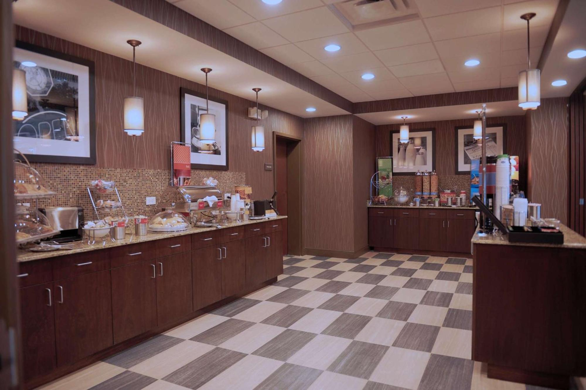 水晶河汉普顿酒店 克里斯特尔里弗 外观 照片